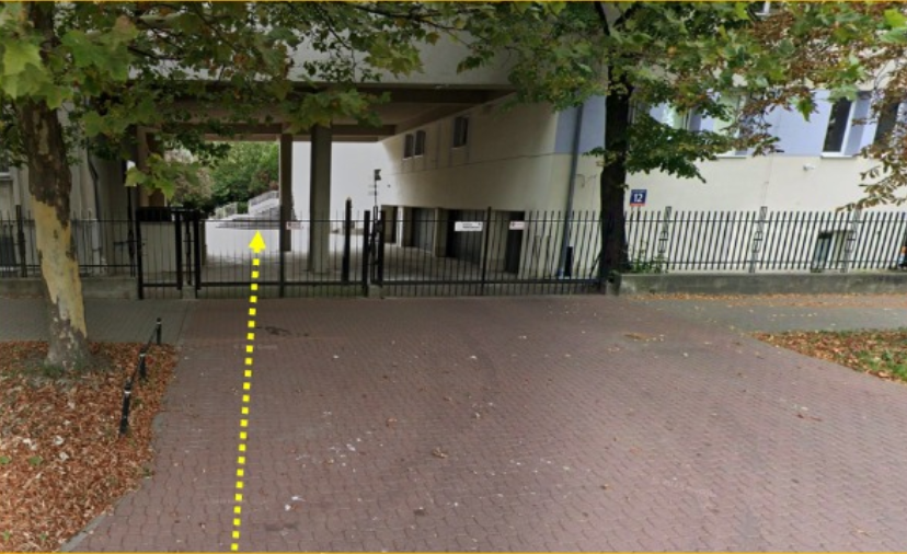 Entrance to św. Andrzeja Boboli 14